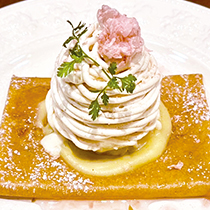 桜ムースと白餡カスタードのモンブランクレープ