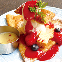 苺のミルフィーユクレープ